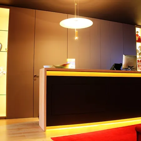 Burgus Tribute & Design 酒店 4*